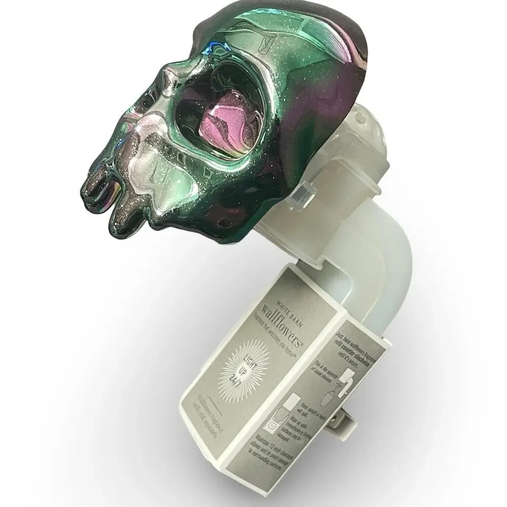 Bath & Body Works Halloween Dripping Skull Wallflowers Nightlight Diffuser Plug
